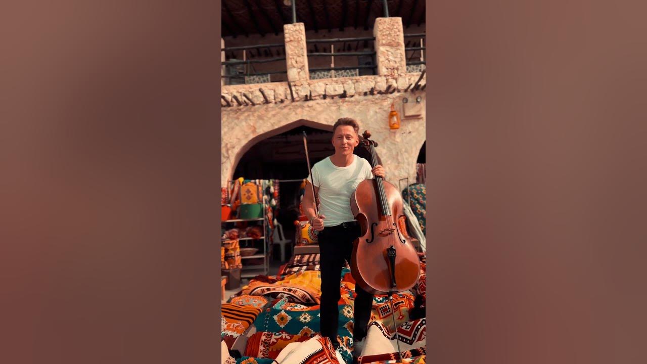 Amr Diab - Egypt 🇪🇬Playing some Egyptian melodies  in front of the shop with the beautiful carpets 😍