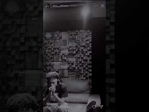 Alee cantando João
