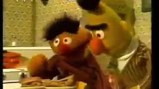 Edi Ile Büdü Büdü Tek Kaş Olan