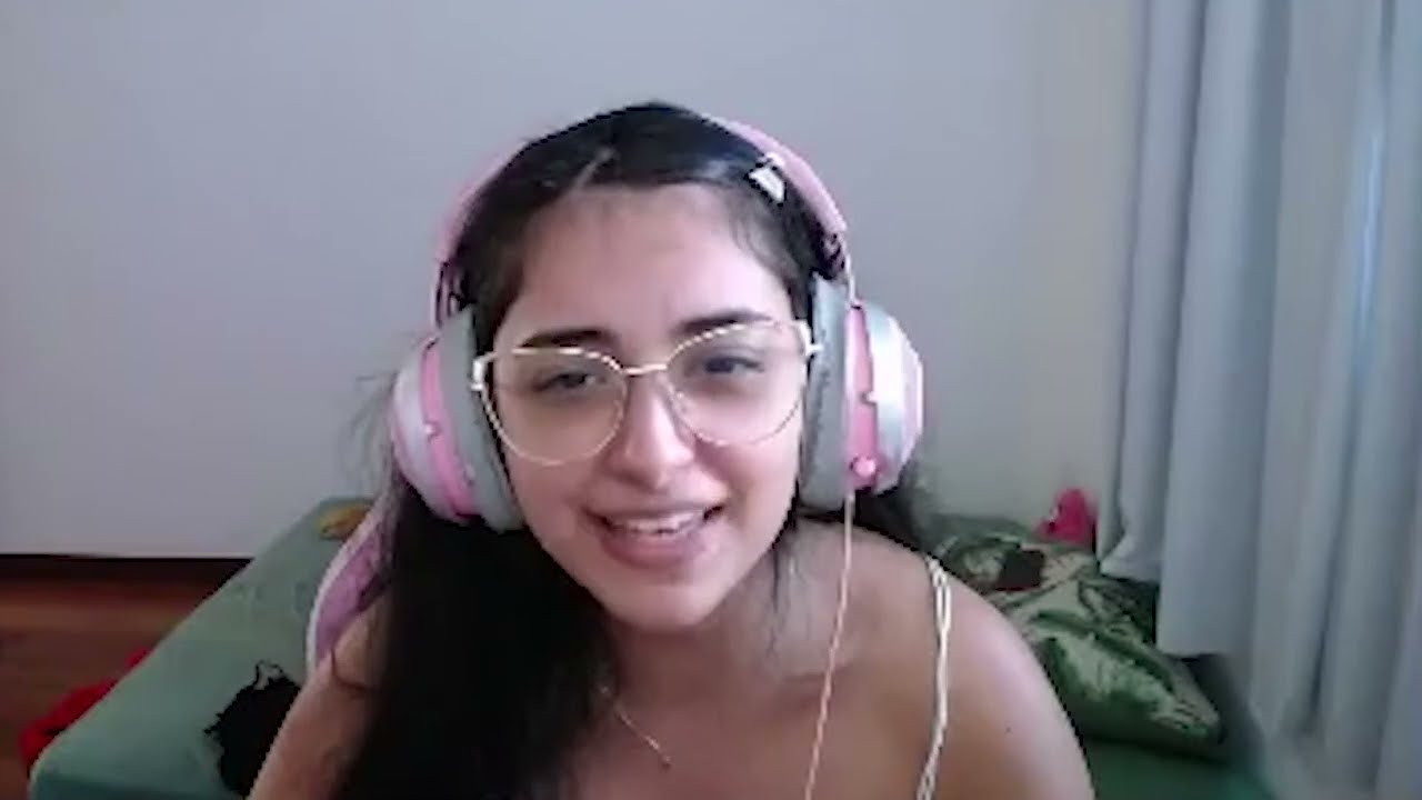 YULLA JOGANDO BEM??? wtf