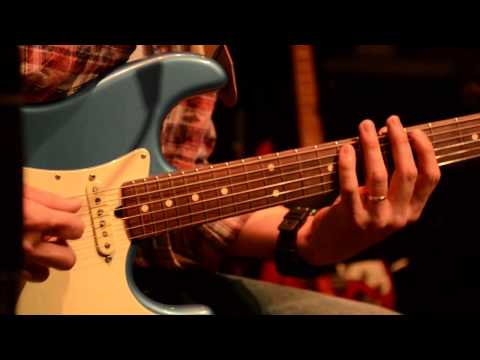 2013 05 31 Tomo Fujita Delay Pedal Groove - YouTube