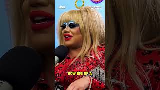 Plane Jane recounts the time a queen shat in a Tupperware on the bus 👀