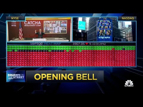S&P 500 opens slightly lower, Disney shares rise after earnings