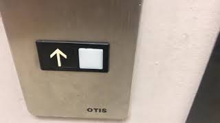 Otis Europa 2001 Lift Beatties In Solihull The Only Remaining Lift Used For Public