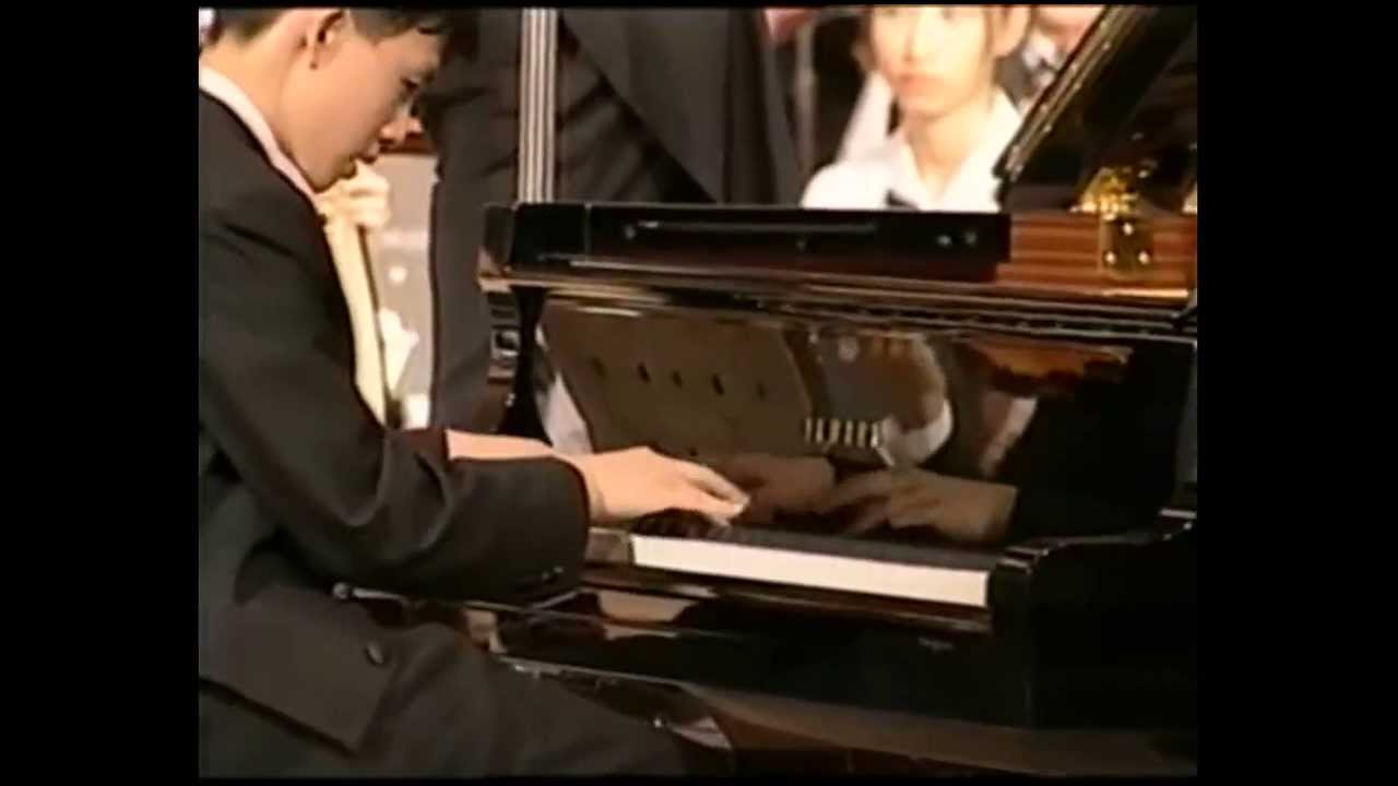 Yundi Li at age 15 - Yellow River Piano Concerto - YouTube