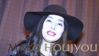 毛利まこが主演する「三匹のおばちゃん刑事」を自身が宣伝する！