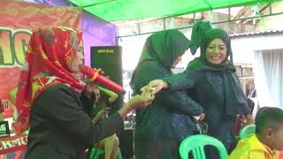 Pengantin  Baru Di Acara Khitanan Bersama Pinayungan