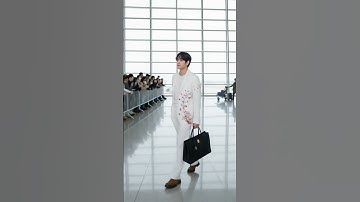 Kim Taehyung airport #bts #taehyung#btsv #kpopnews#fyp #vbtscute #btsedit #btsff #btsshorts #shorts