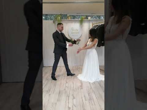 Passend gekleidet für den Hochzeitstag mit dem Modehaus Nagel und pretty woman Brautmoden!