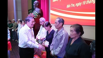 Phó Chủ tịch Quốc hội Nguyễn Đức Hải thăm, chúc Tết và trao quà cho gia đình chính sách tại Bến Tre