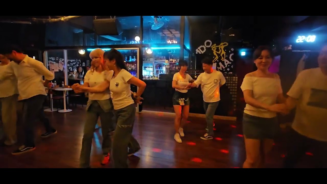 디어키즈 키좀바공연 