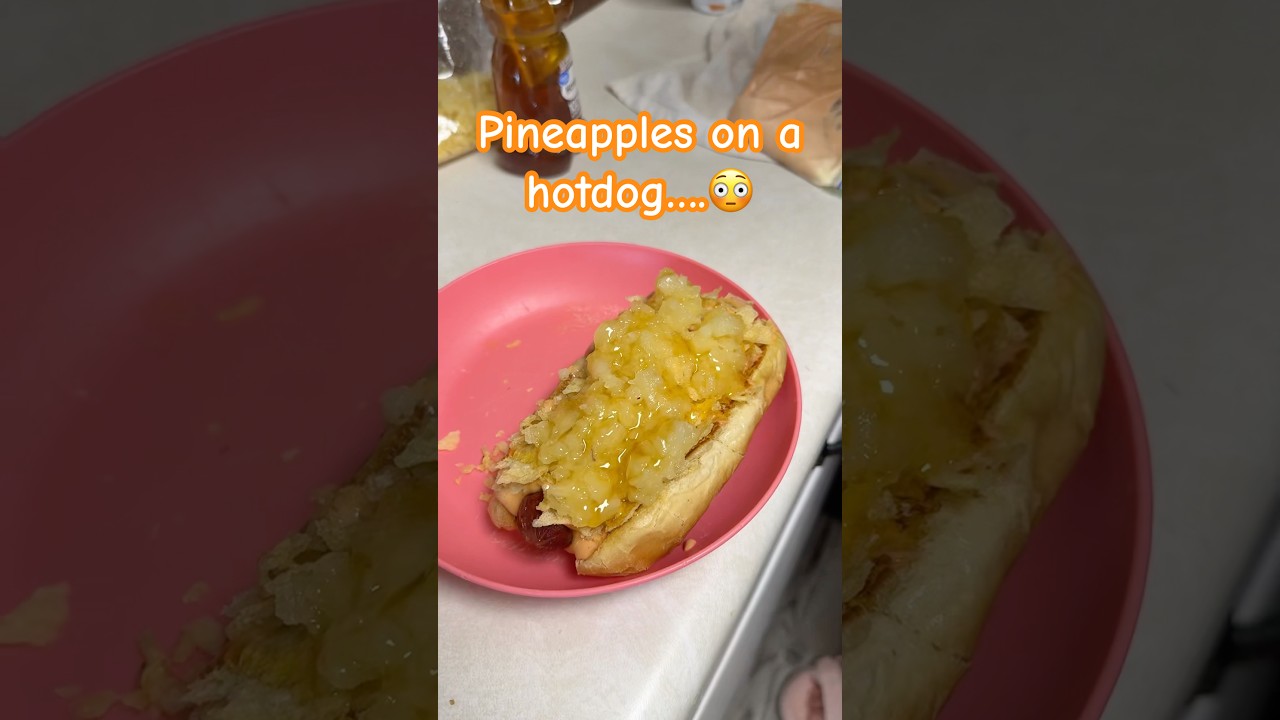 Momma makes Colombian hotdogs 😳 