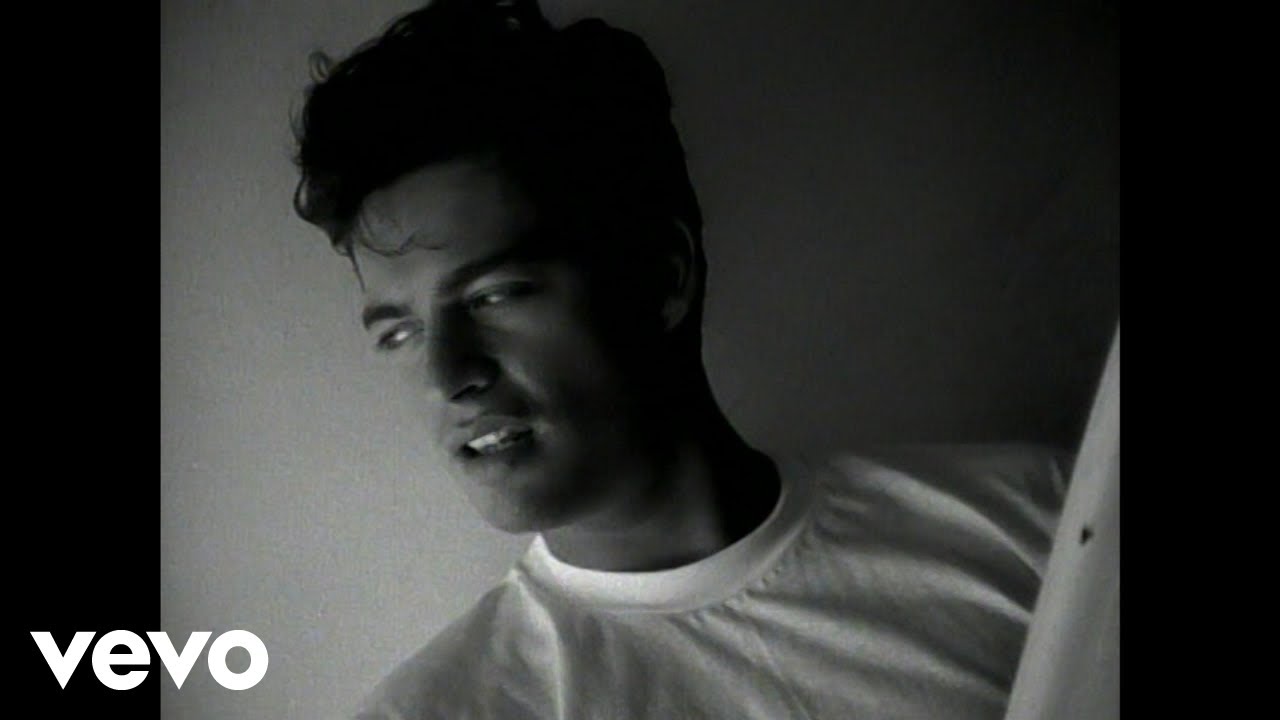Harry Connick Jr. - Blue Light, Red Light (Someone's There) Harry Connick Jr. - Blue Light, Red Light (Someone's There)
