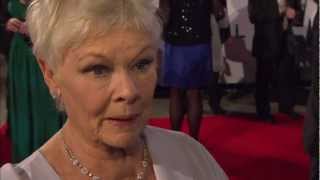 Judy Dench - Skyfall Red Carpet/Alfombra Roja (Bond World Premiere)