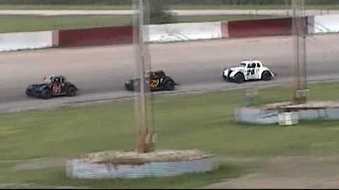 Garett Goodwin at Grundy County Speedway
