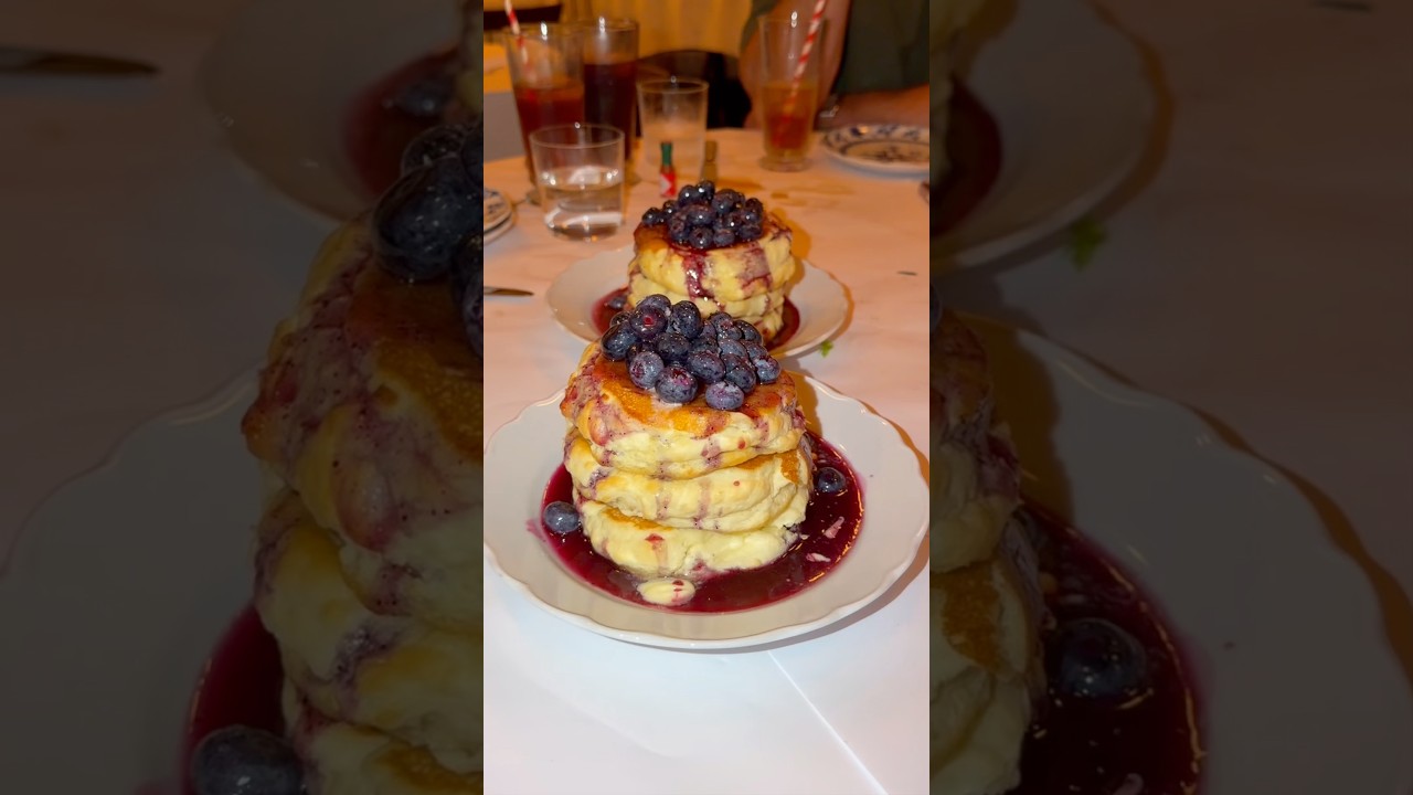Trying famous blueberry pancakes in NYC