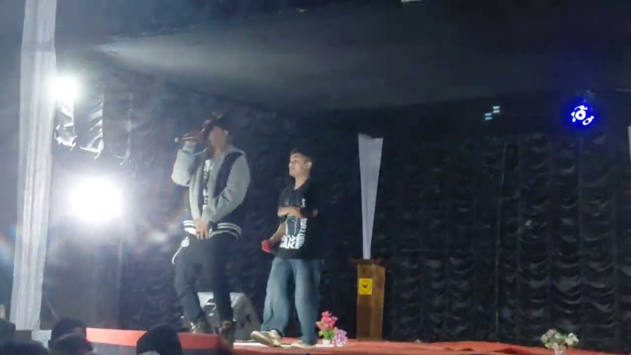 Monmi & Johny Nangbah perform part 2