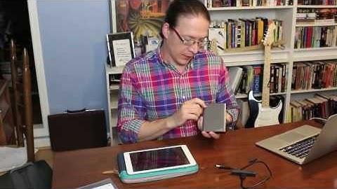 Unboxing  and Look at the Seagate Wireless Plus external hard drive with wifi