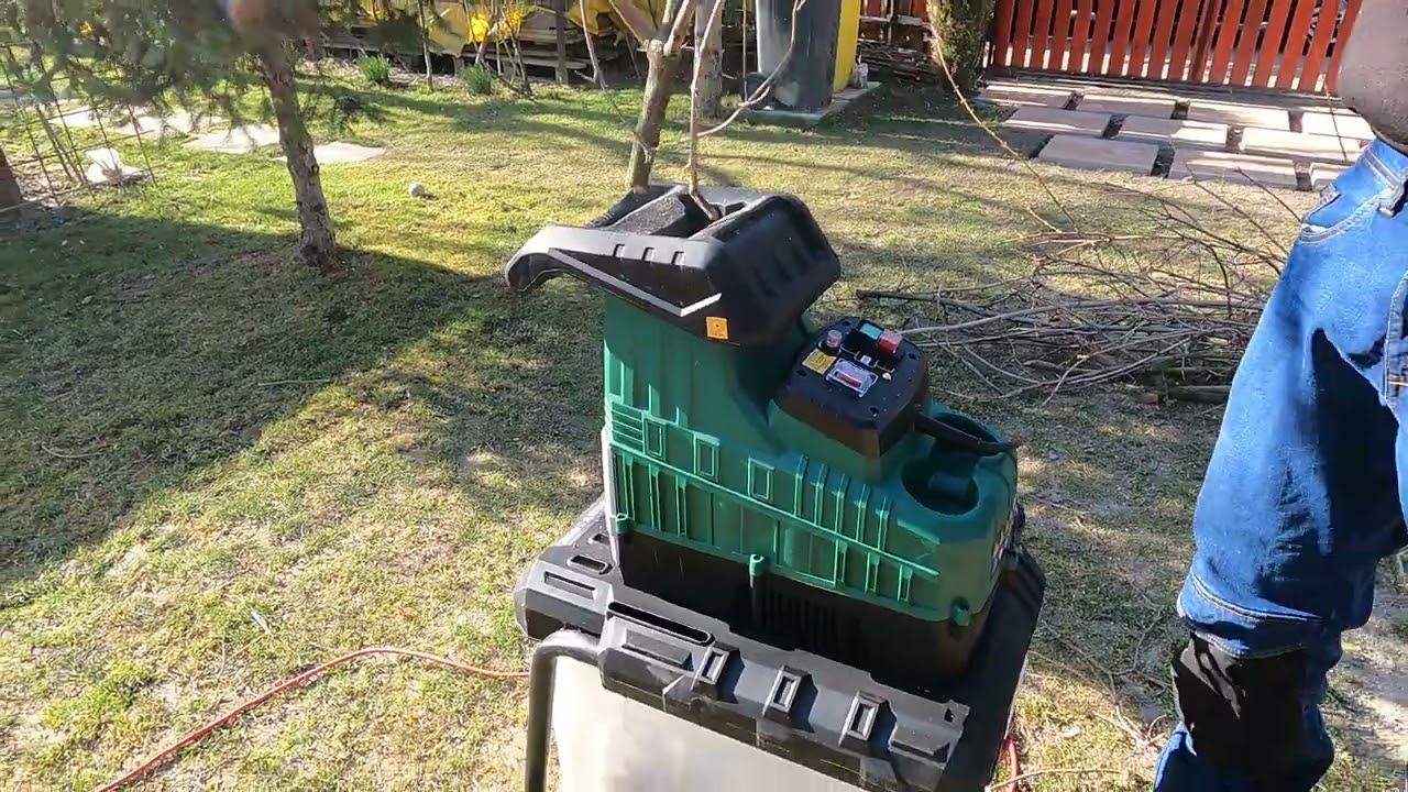 Измельчитель веток фрезерный PARKSIDE PWH 2800 B2 (до 42 мм, 2800