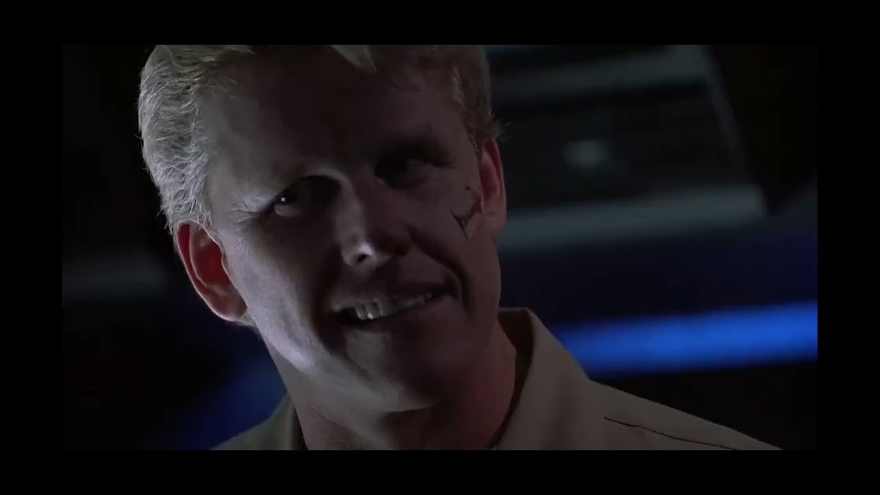 "В осаде" Гэри Бьюзи. "-Они и так не любили меня..."