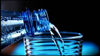 Pouring water from a bottle into a glass/ Wasser aus einer Flasche in ein Glas gießen SOUND EFFECTS