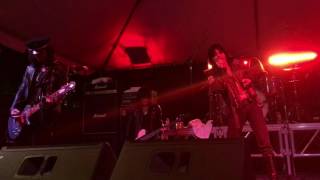 L.A. Guns - Don&#39;t Look At Me That Way - RELOADED REUNION TOUR 2017 IN HOUSTON TEXAS 02/23/2017