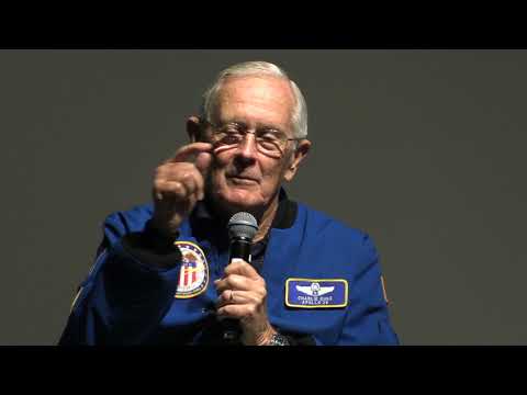 Videó: Save Ferris, Űrhajós életbiztosítás, előkelő Arnold és sok más gyors tény