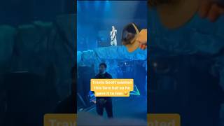 TRAVIS SCOTT STEALS FANS HAT AND WEARS IT #funny #concerts #shorts #travisscott #fanmoments #utopia