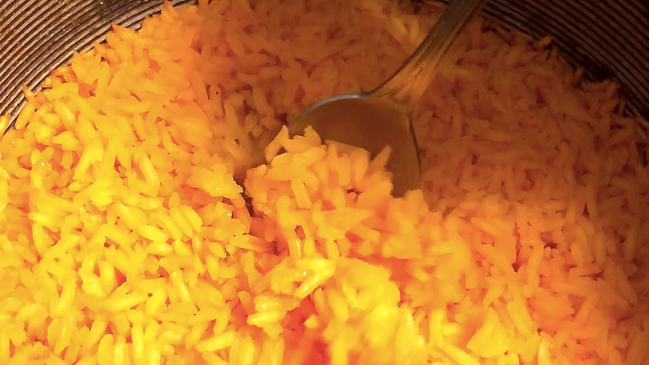 How to Make Spanish Yellow Rice in a Rice Cooker - FoodieZoolee