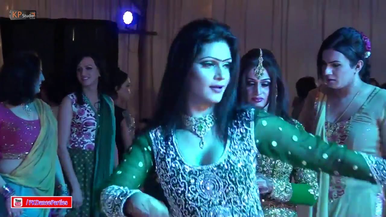Pakistani Dance In A Party In Lahore Song Is Magroor Laila By Naghmana Jaffry Youtube