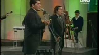 Video thumbnail of "Cariño Bonito - Hermanos Nuñez"