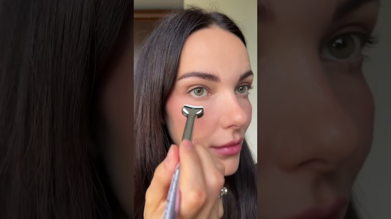 An efficient way to build your eye makeup with our lower eyelash stamp.