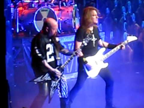 MEGADETH - Rattlehead (En Vivo) Feat. Rey Kerry