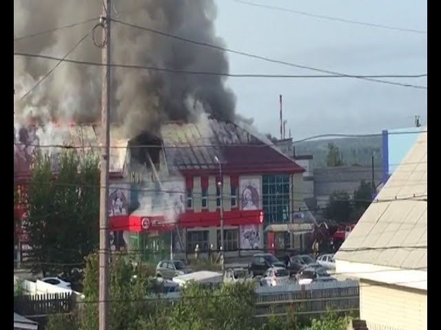 В Серове горели ТЦ «Богатей» и склады на Кирова