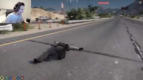 xQc Joins a Chase as PP [GTA RP NoPixel] (CLIP)