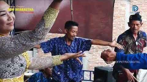 Seni sunda jaipong jawa tengah Lagu ngeunaheun New bramastha music dirajanya jaipong.