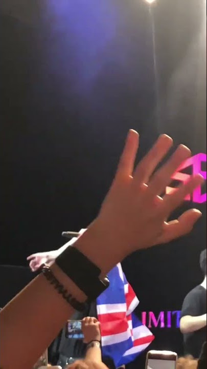 SF9Jae yoon gets drenched by the members #birthday | #sf9  #kpop #london #concert #vlog #kpopfan