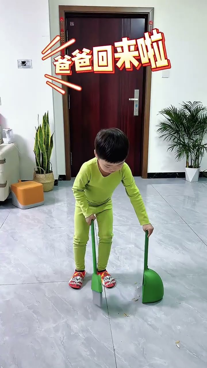 儿子果然是小戏精！幸亏是亲妈，要是后妈我还说不清了呢！#Cute baby#Cute#呆萌小米宝#聪明宝宝#萌娃