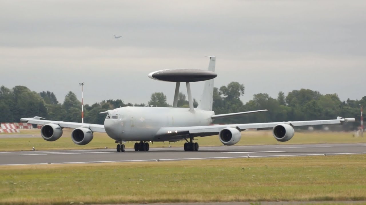 Boeing E 3d Sentry Aew1 707 300 Royal Air Force Raf Departure On Monday Riat 15 Airshow Zh101 Youtube