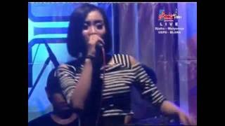 Yeni Inka - Mawarrr Ditangan