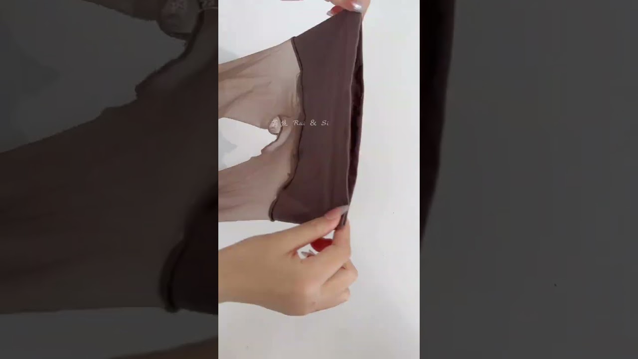 Ultra-thin shiny gray crotchless pantyhose 