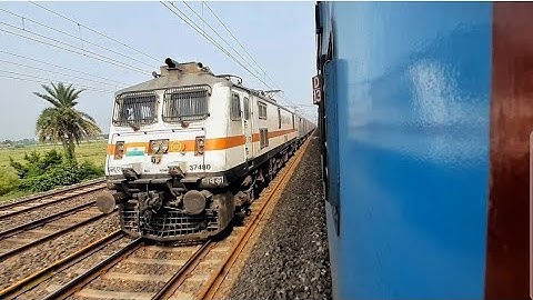 || Parallel Overtake || 130 KMPH 12302 Rajdhani Express overtaking 110 Kmph 12340 Coalfield Express