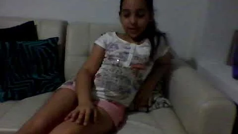 Nia canta cumpleaos de Jennifer lluberes!!!