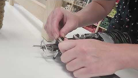 close scissors of the ZQ-II tufting machine