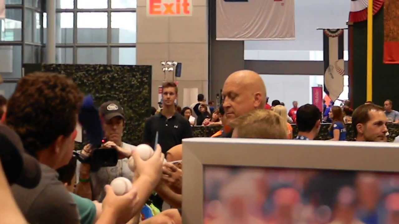 MLB HOF Cal Ripken Jr Signing Autographs At ASG Fan Fest HD - YouTube
