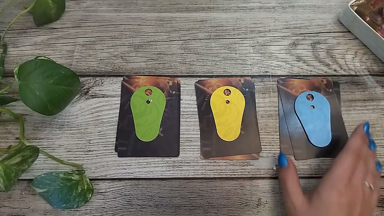 COME PARLA DI TE?🔮 #tarocchi #tarot #tarocchiinterattivi #tarotreading #tarocchioggi