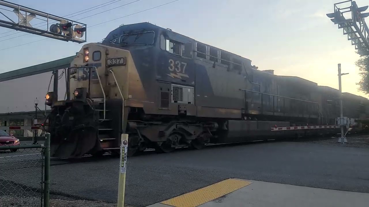 CSX AC44CW Leader with a GEVO horn.