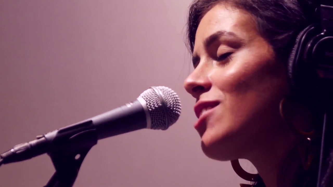 EMILIAH - Saudade - YouTube