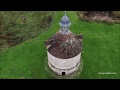 Vue aérienne par drone d’un pigeonnier en Normandie
