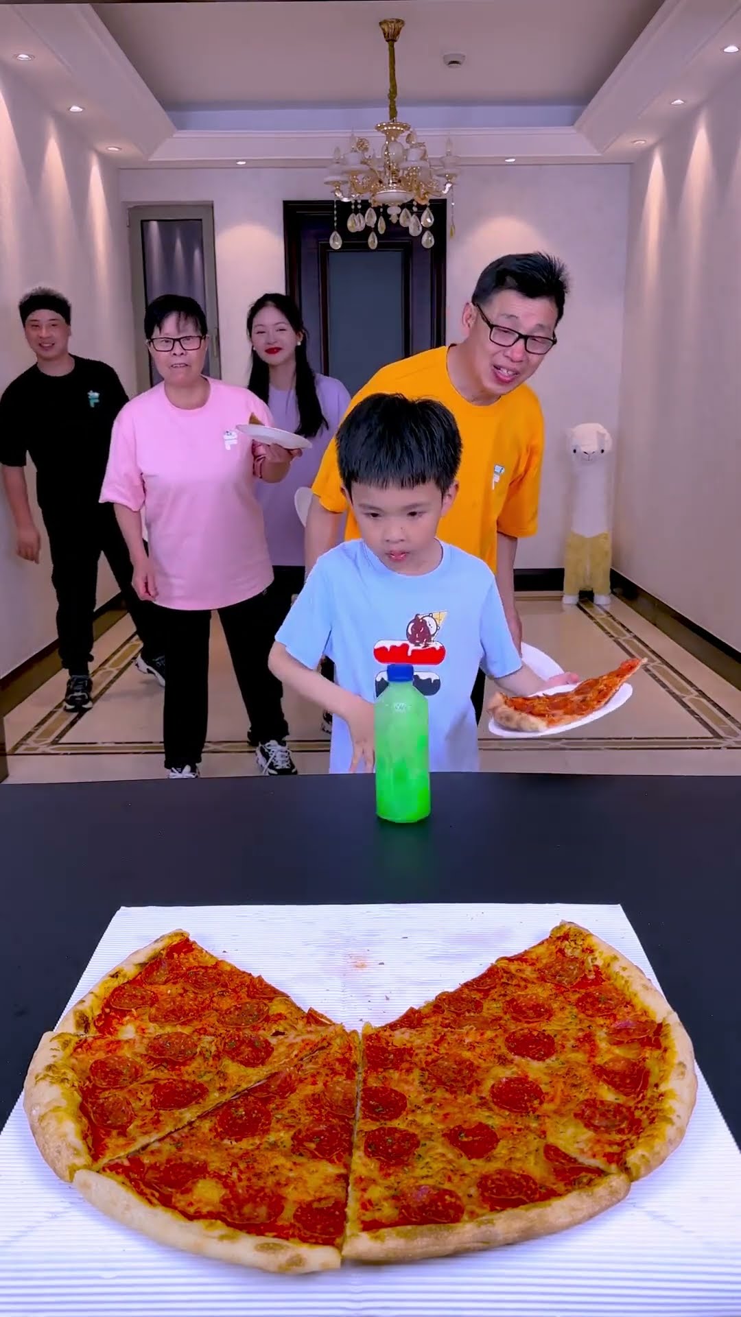 New Year's Game!Stand The Bottle And Eat Pizza Challenge! How Many Pieces Can You Eat?#Funnyfamily